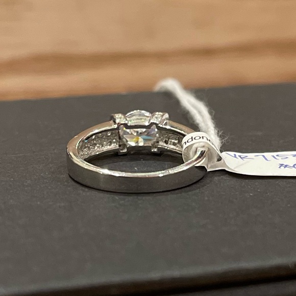 New sterling silver and CZ ring size 6 - Picture 3 of 3